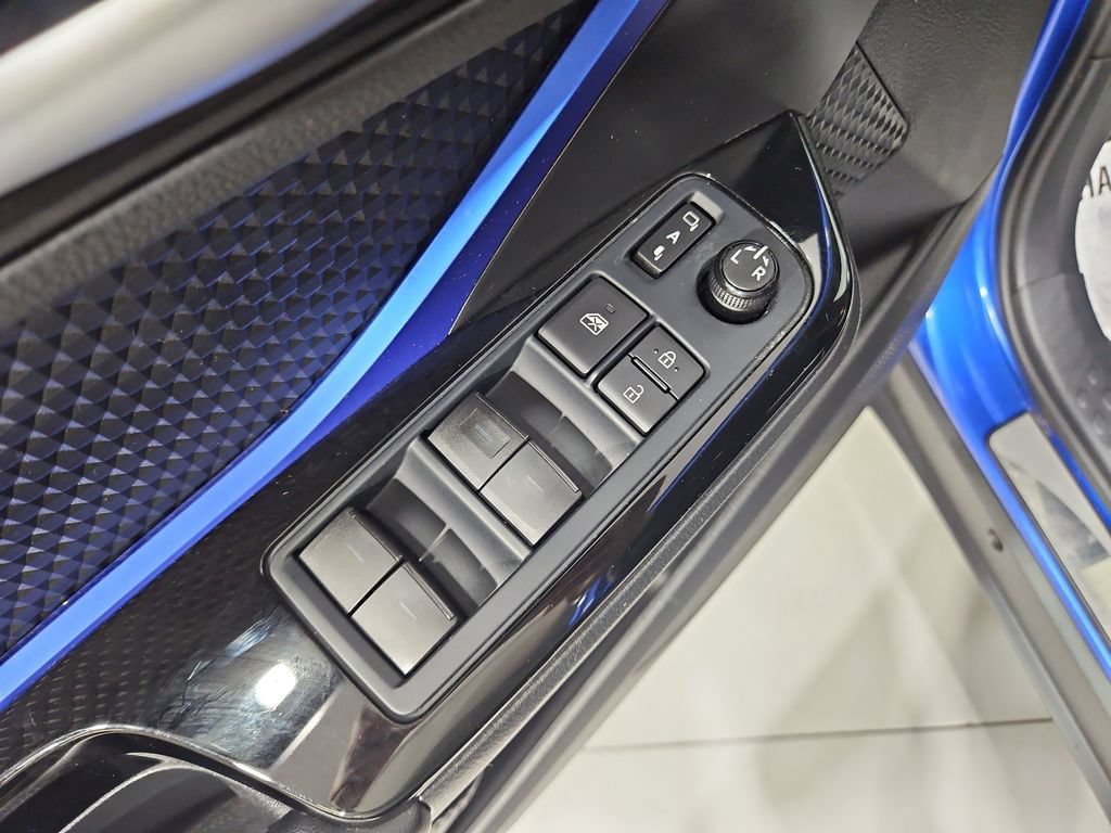 Used 2022 Toyota C-HR XLE FWD image 12