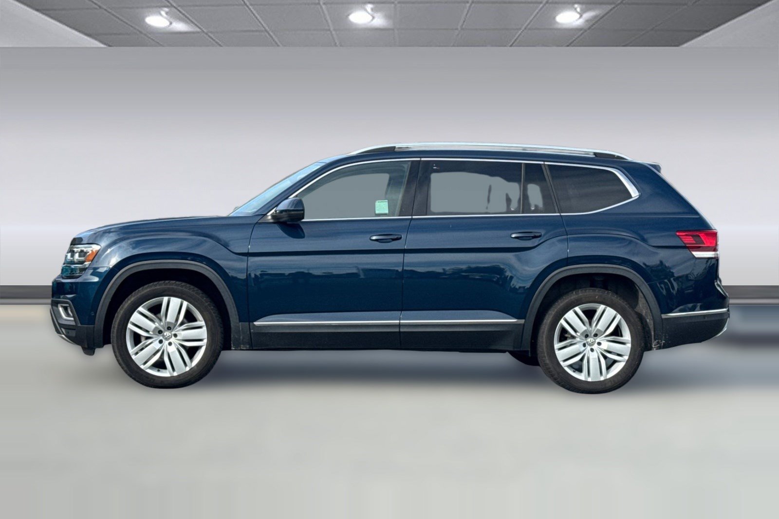 Used 2019 Volkswagen Atlas SEL Premium AWD/4WD image 2