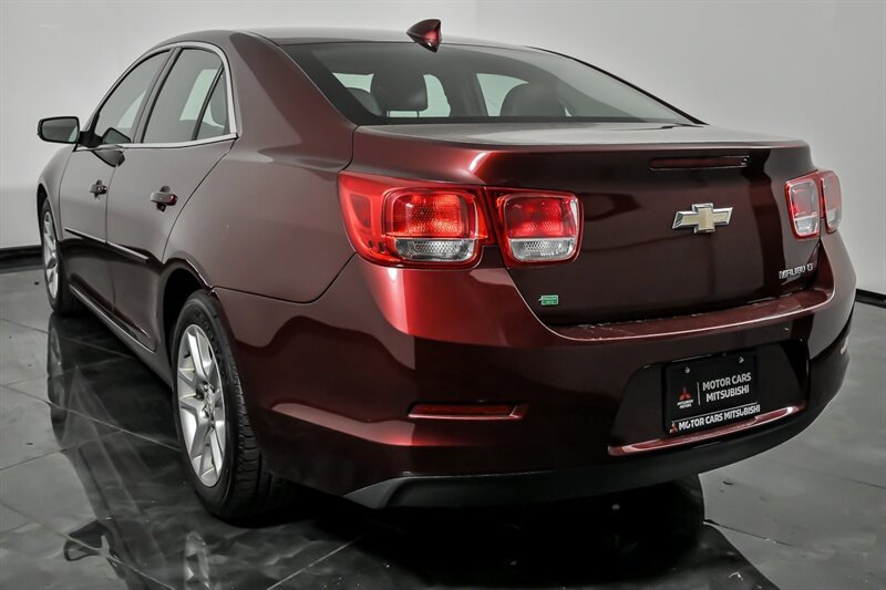 Used 2015 Chevrolet Malibu LT w/ Power Convenience Package FWD image 8