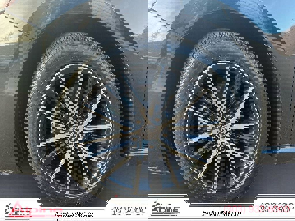 Used 2024 Toyota Camry SE image 14