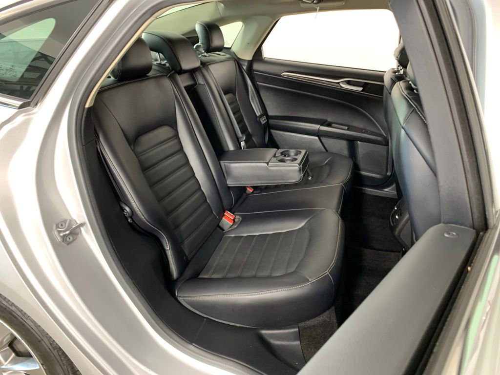 Certified 2017 Ford Fusion Energi SE FWD image 30