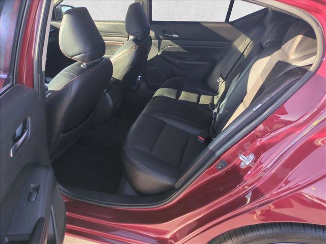 Used 2021 Nissan Altima 2.5 SR w/ SR Premium Package image 18