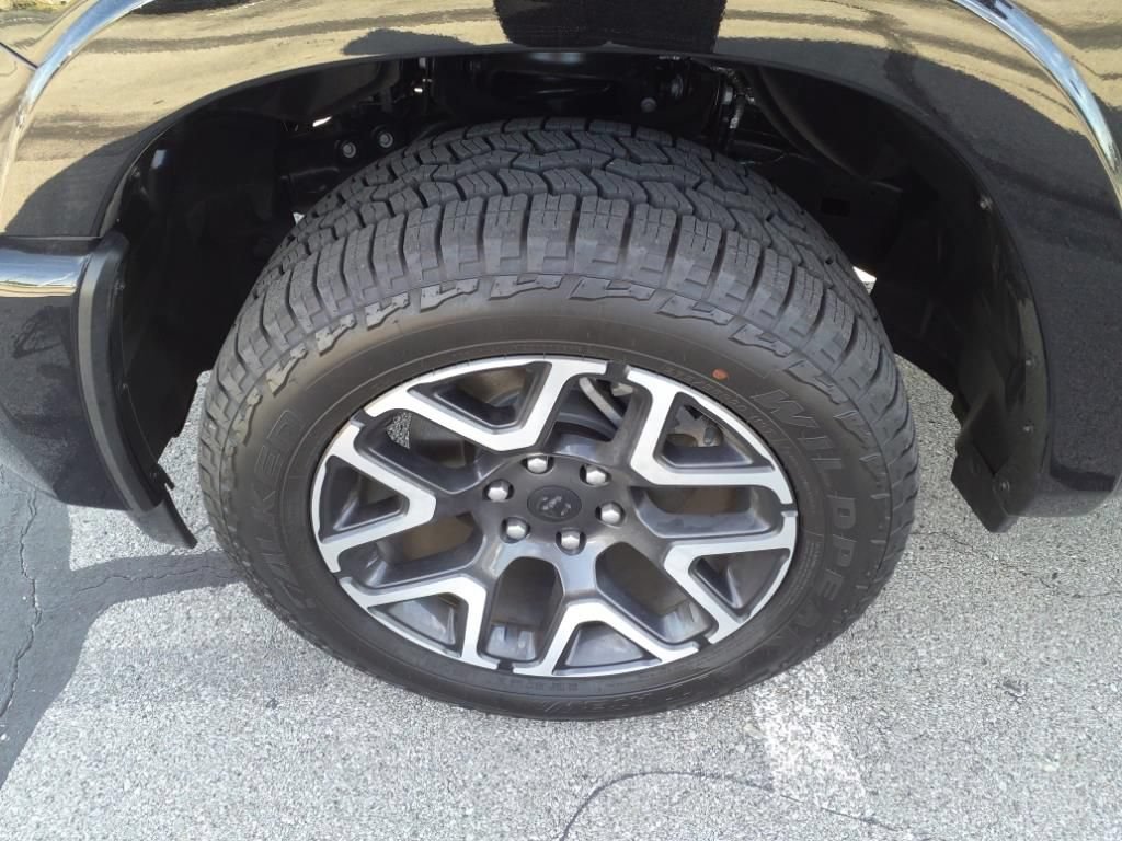 New 2025 RAM 1500 Laramie w/ Sport Appearance Package AWD/4WD image 24