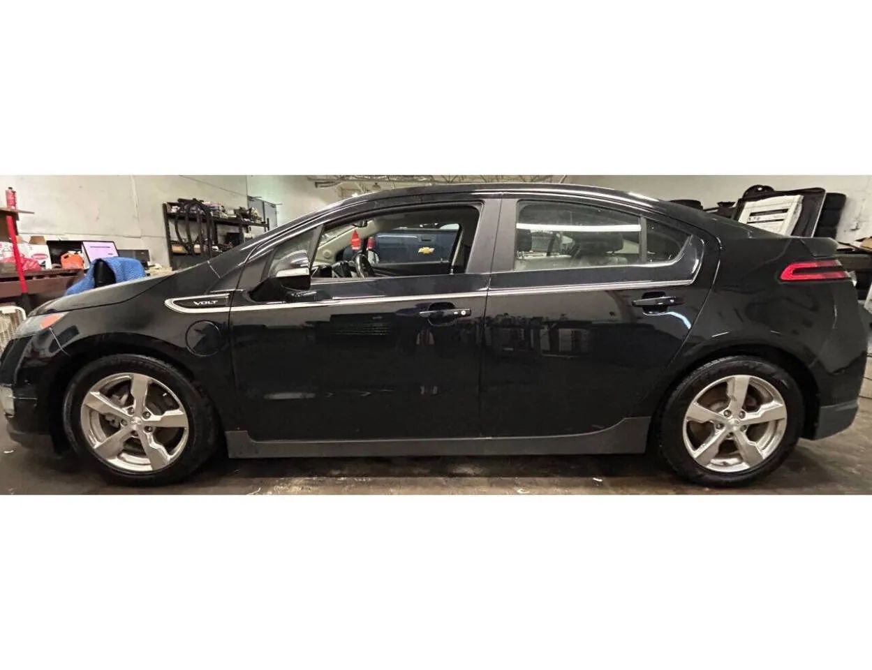 Used 2013 Chevrolet Volt Premium w/ Premium Trim Package image 2