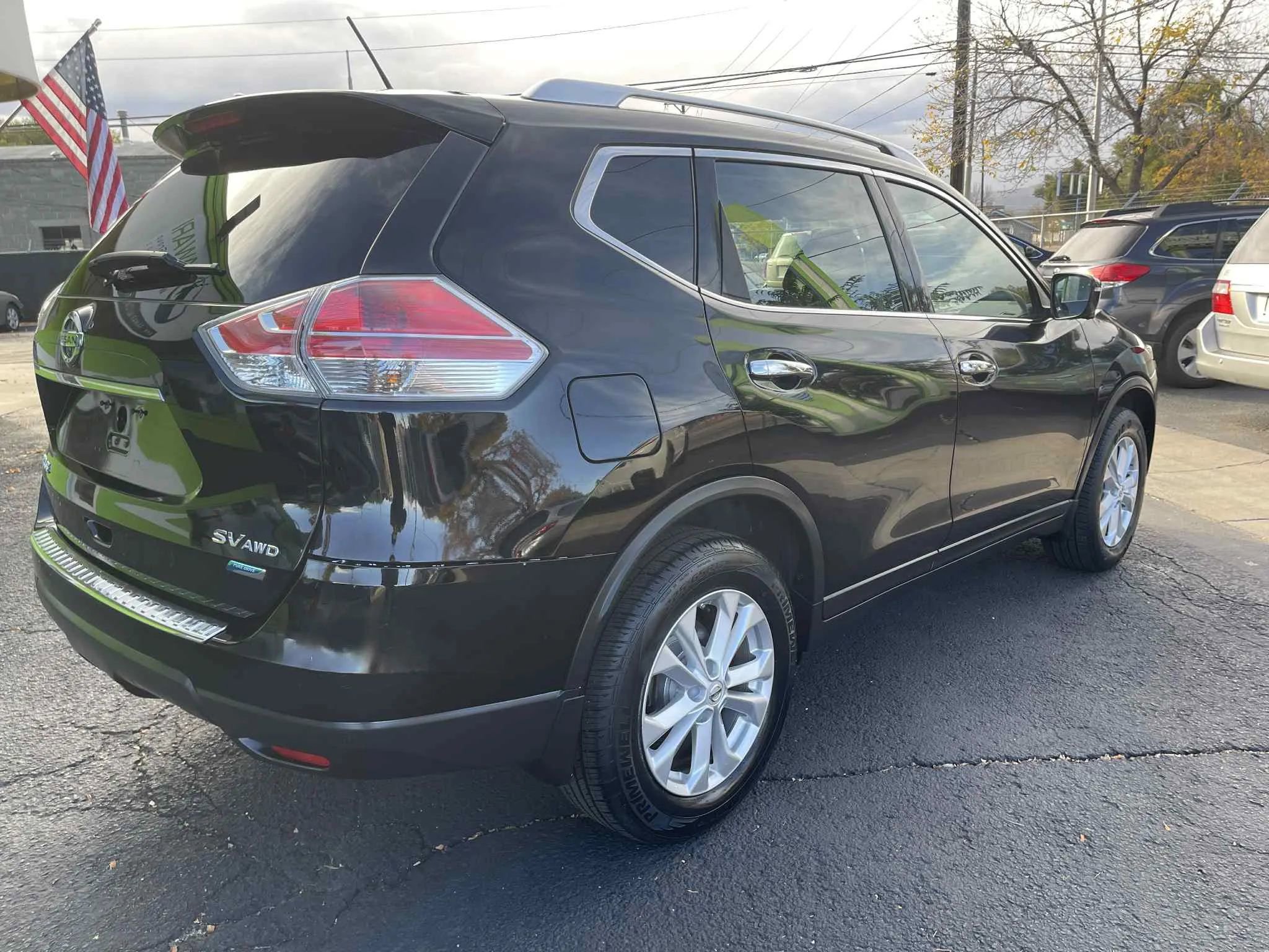 Used 2015 Nissan Rogue SV w/ SV Premium Package image 7