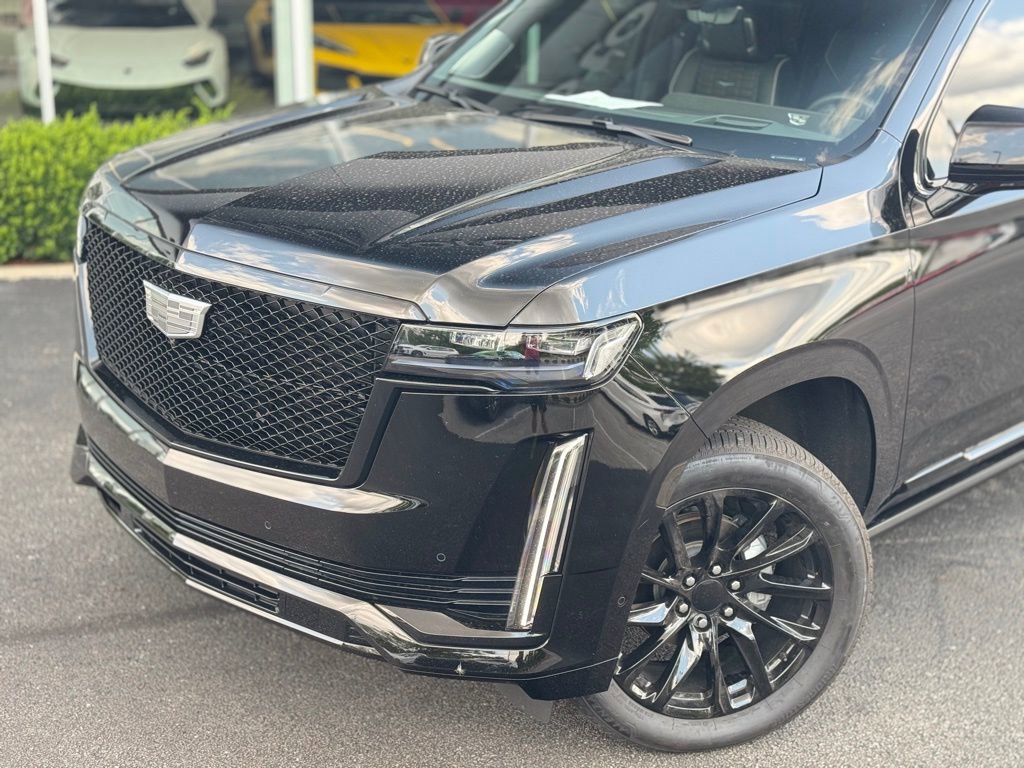 Used 2024 Cadillac Escalade ESV Sport Platinum w/ LPO, ONYX Package image 9