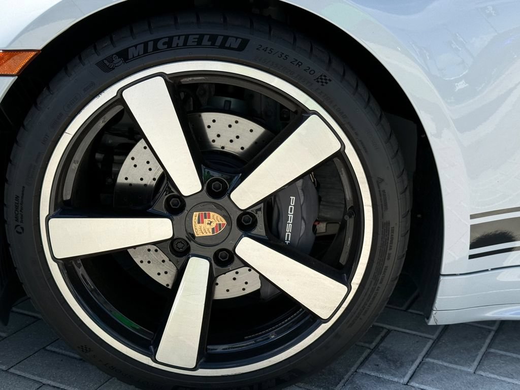 Used 2026 Porsche 911 Carrera RWD image 7