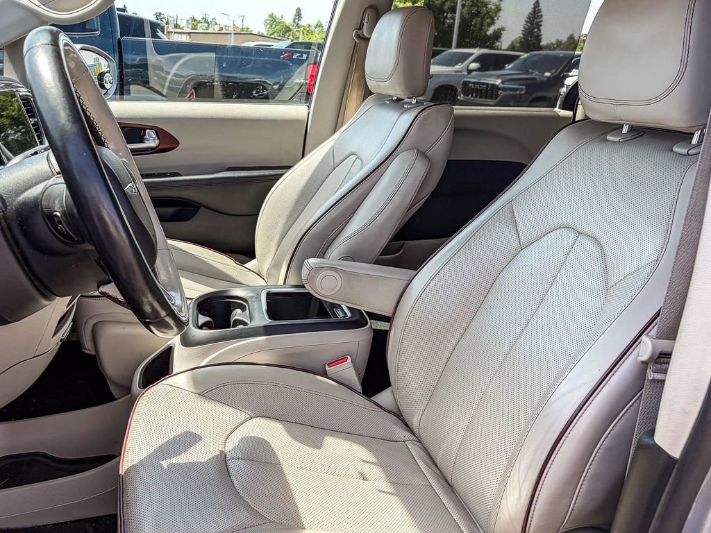 Used 2020 Chrysler Pacifica Limited FWD image 9