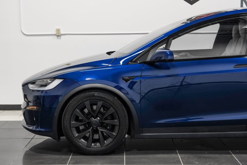 Used 2022 Tesla Model X image 18