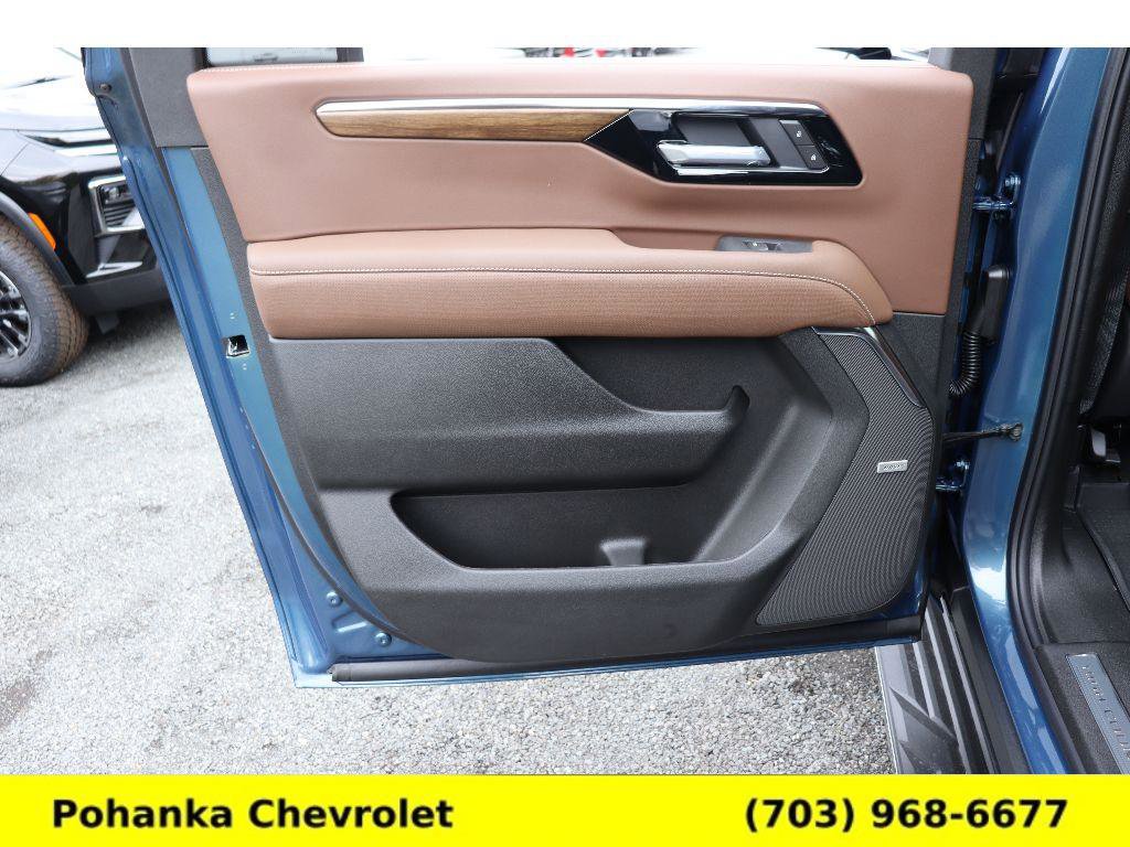 New 2026 Chevrolet Suburban High Country w/ Sun And Tow Package image 25