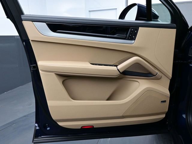 New 2026 Porsche Cayenne Coupe image 7