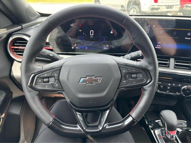 Used 2025 Chevrolet Trax RS w/ Driver Confidence Package FWD image 19