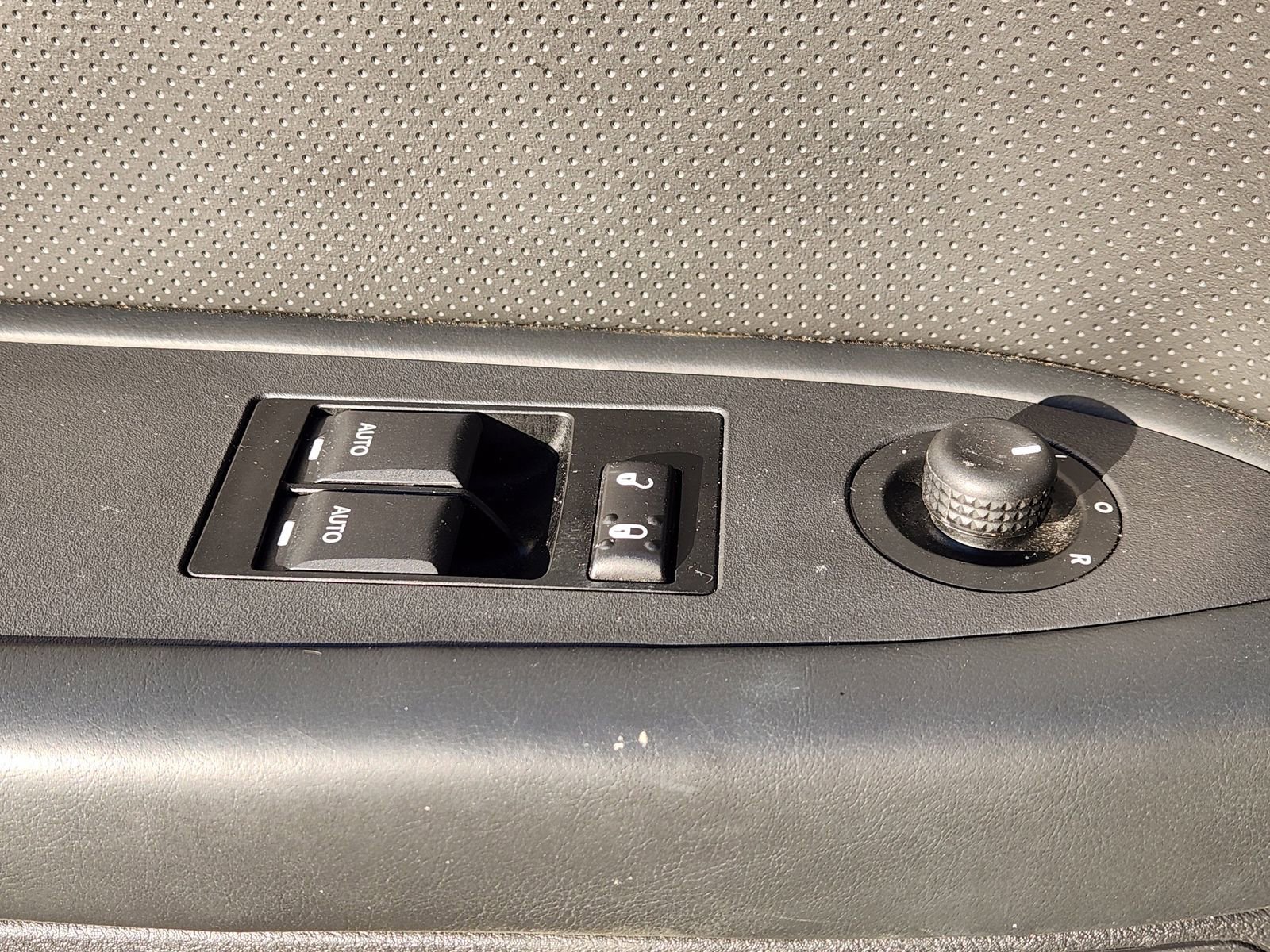 Used 2011 Dodge Challenger R/T image 27