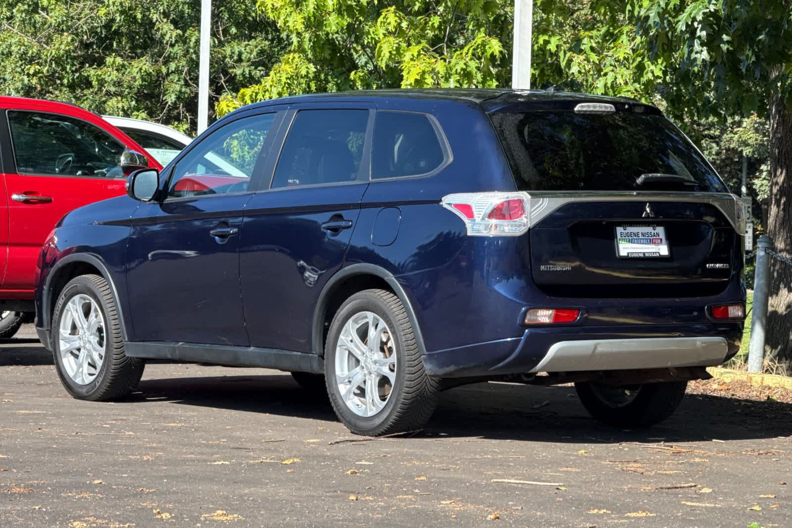 Used 2015 Mitsubishi Outlander SE AWD/4WD image 6