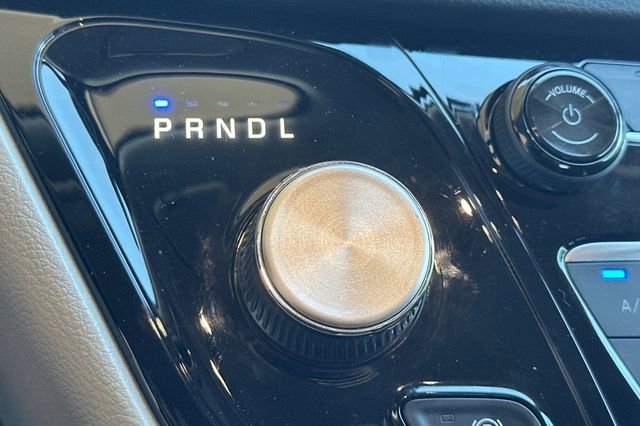 Used 2022 Chrysler Voyager LX image 27