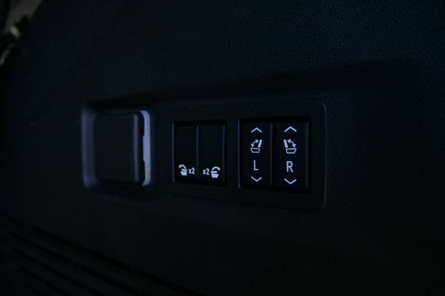 Used 2022 Chevrolet Tahoe High Country image 35