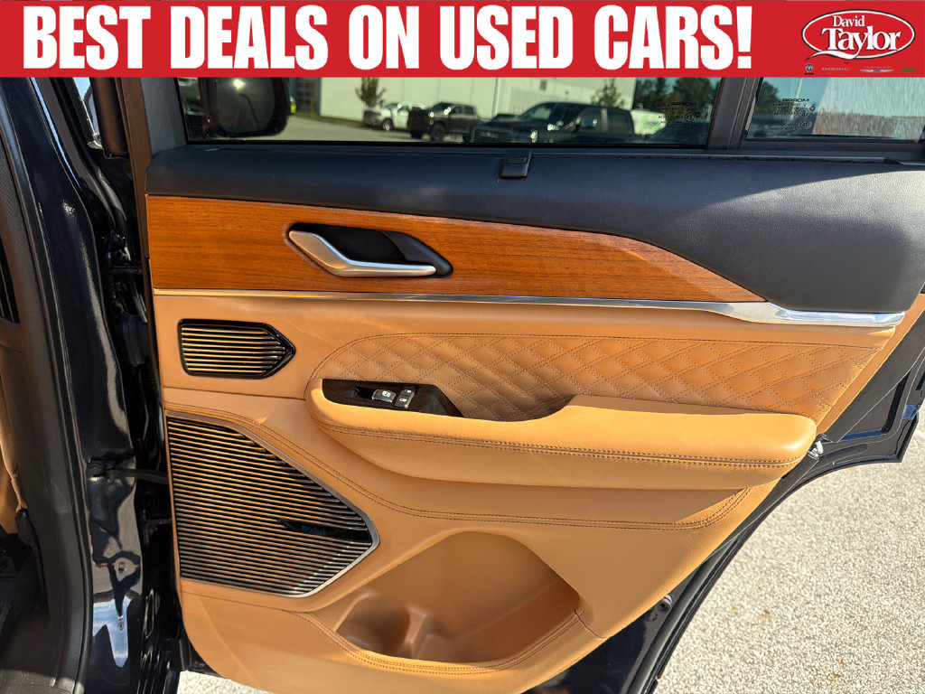 Used 2022 Jeep Grand Cherokee Summit AWD/4WD image 43