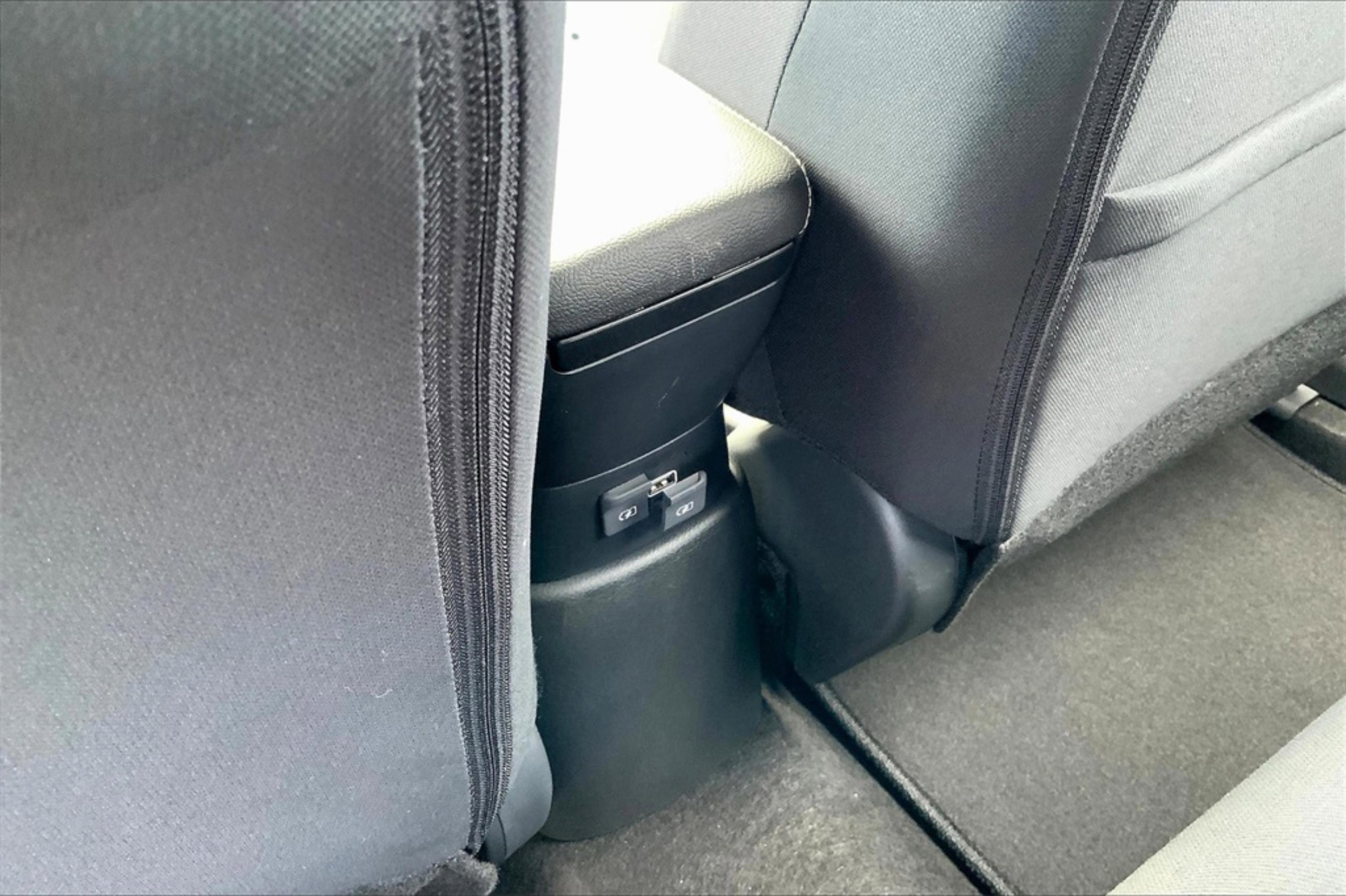 New 2025 Nissan Kicks Play S image 12