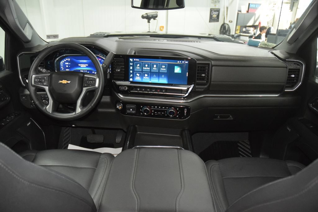 Used 2024 Chevrolet Silverado 2500 LTZ w/ LTZ Convenience Package AWD/4WD image 33