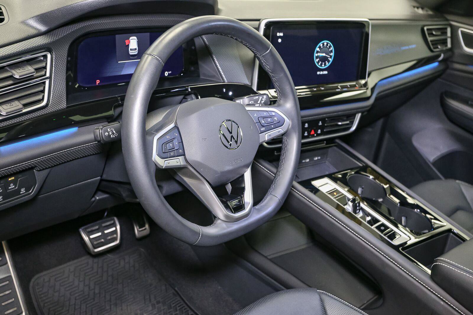 Certified 2026 Volkswagen Atlas Cross Sport SEL R-Line AWD/4WD image 29
