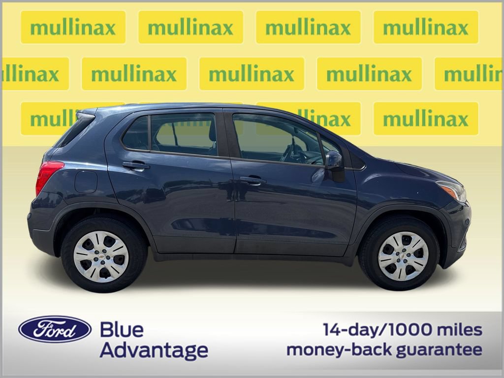 Used 2019 Chevrolet Trax LS FWD image 2