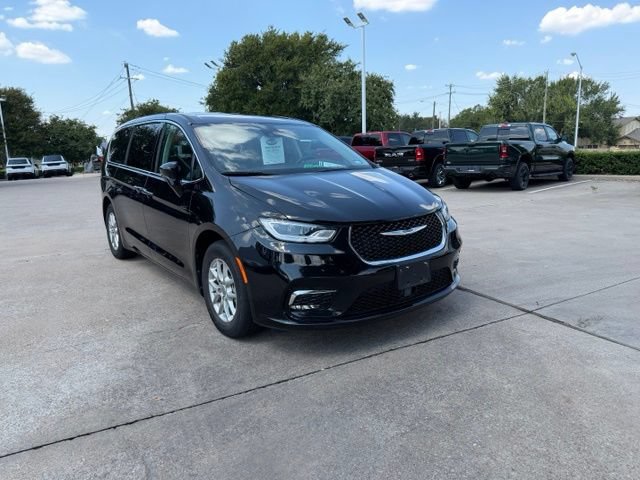 Used 2024 Chrysler Pacifica Touring-L