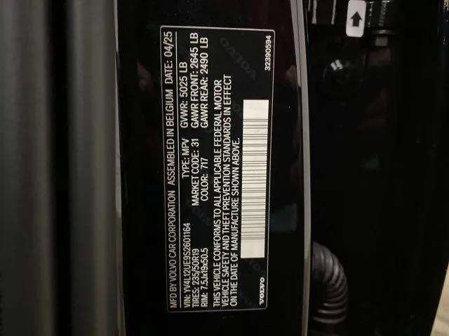 Used 2025 Volvo XC40 B5 Plus image 91