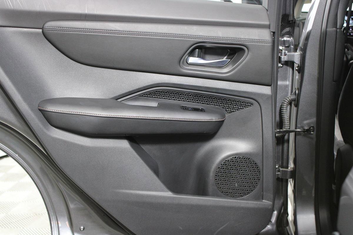 Used 2024 Nissan Ariya FWD image 24