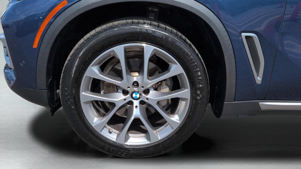 Used 2022 BMW X5 xDrive40i w/ Premium Package AWD/4WD image 27