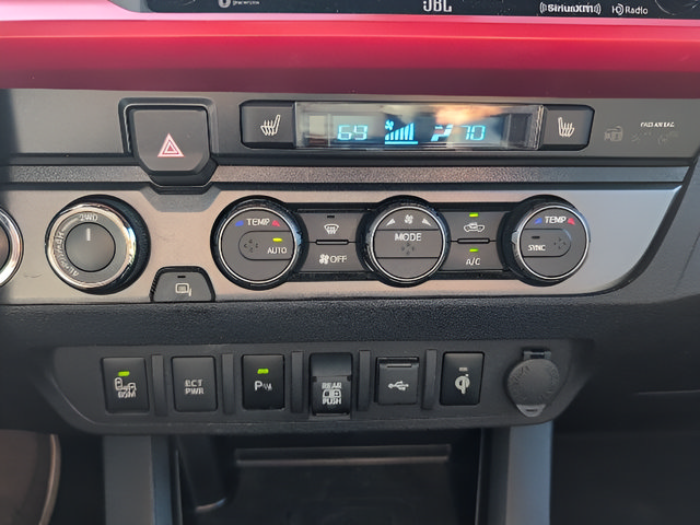 Used 2020 Toyota Tacoma TRD Off-Road w/ TRD Premium Off Road Package AWD/4WD image 14