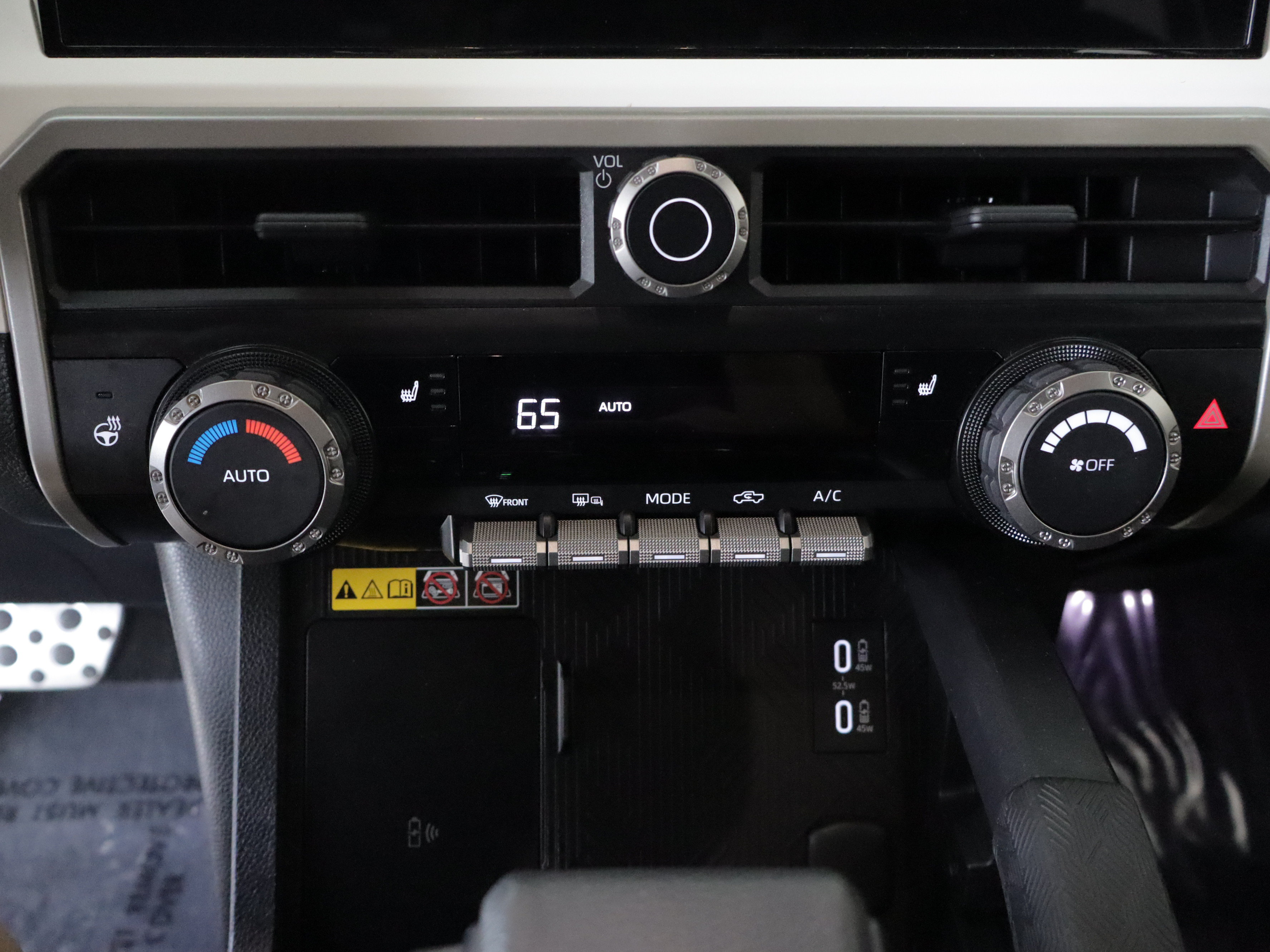 Used 2024 Toyota Tacoma TRD Sport w/ TRD Sport Upgrade Package AWD/4WD image 19