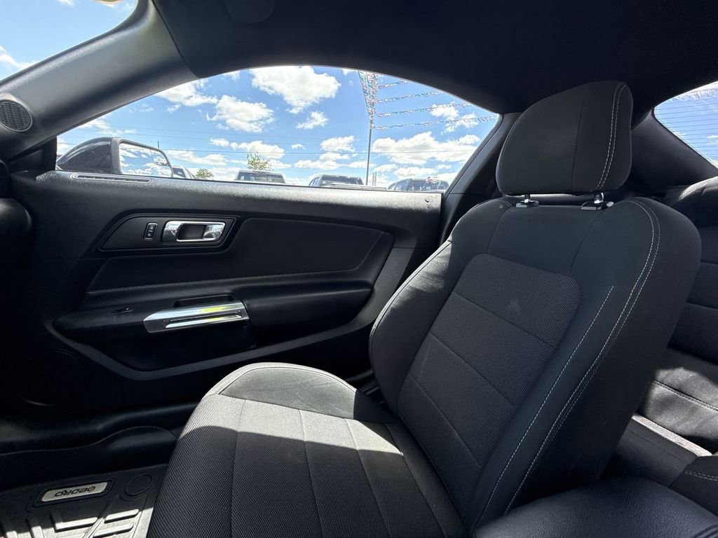 Used 2017 Ford Mustang Coupe RWD image 30