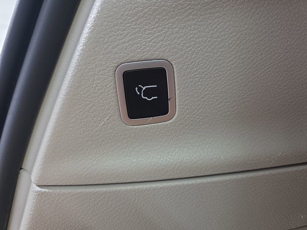 Used 2023 Chrysler Pacifica Touring-L FWD image 15