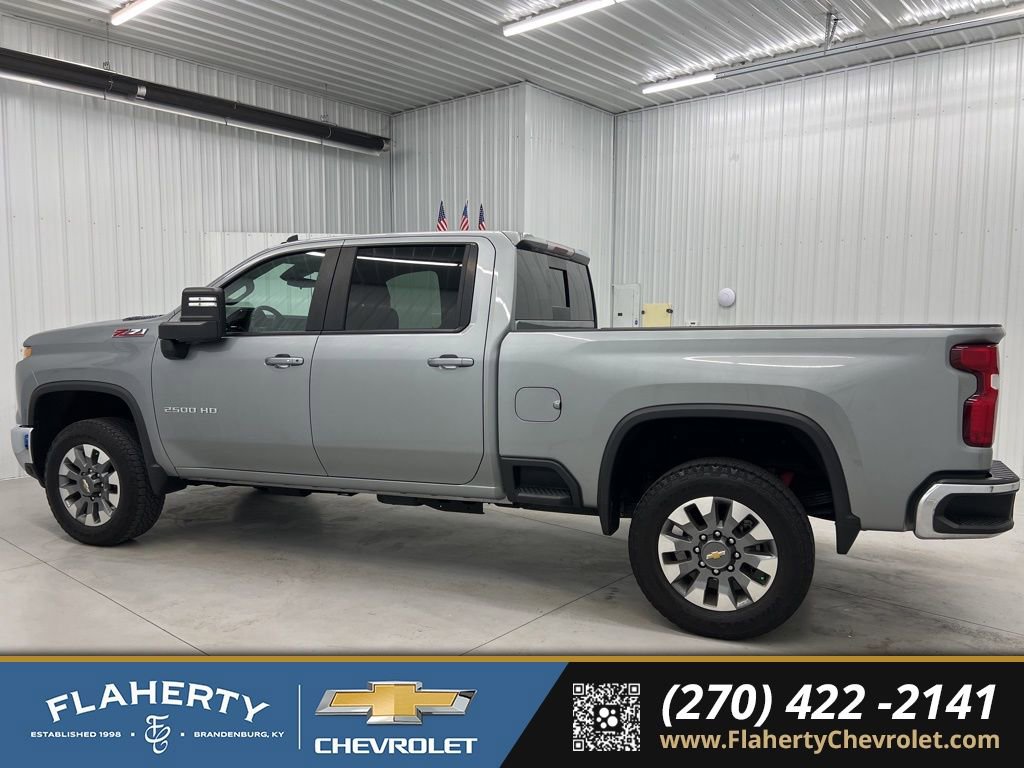 Used 2024 Chevrolet Silverado 2500 LT AWD/4WD image 5