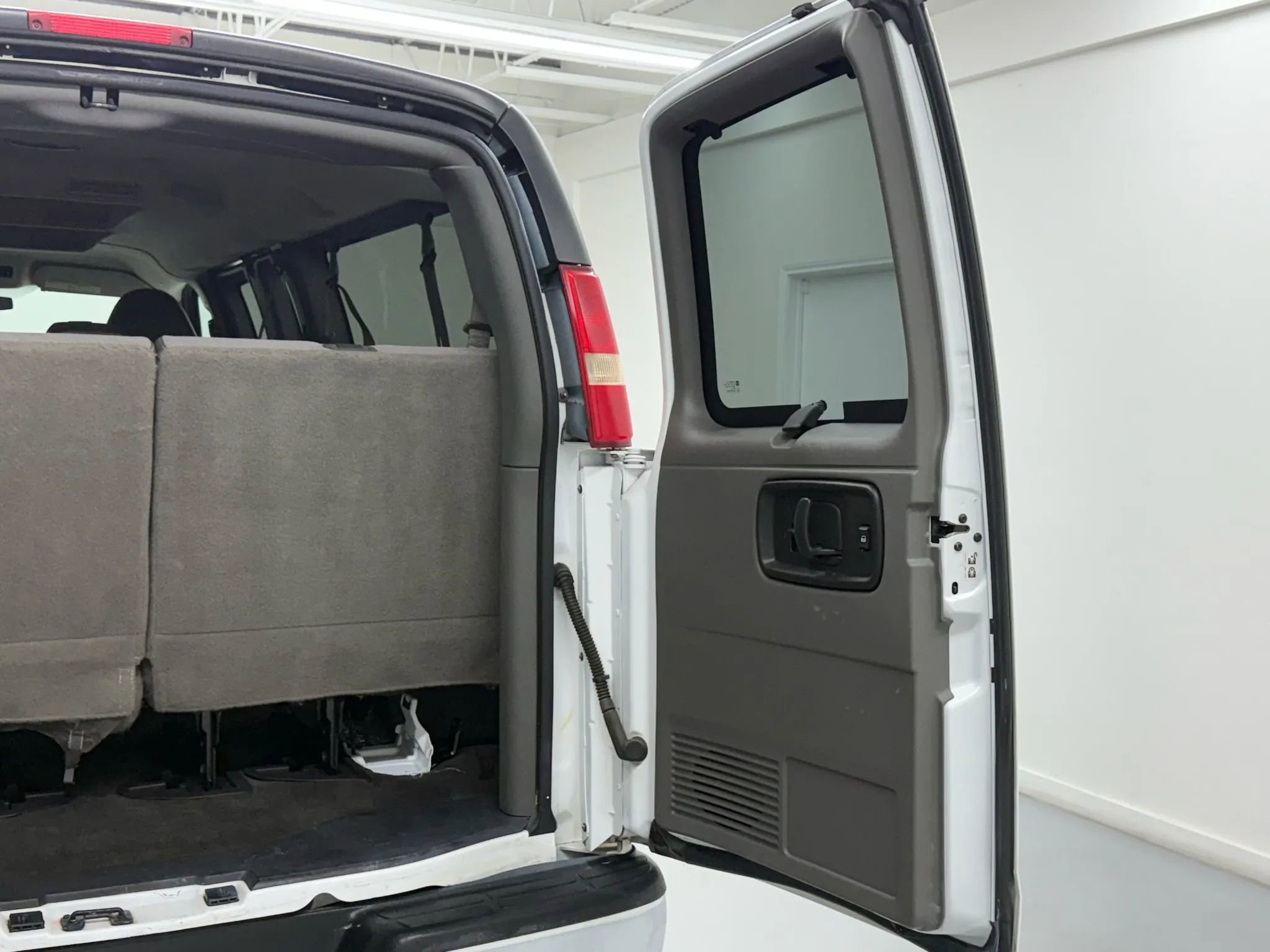 Used 2012 Chevrolet Express 3500 LT w/ LT Preferred Equipment Group image 27