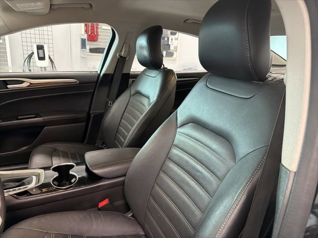 Used 2015 Ford Fusion SE w/ Equipment Group 202A image 14