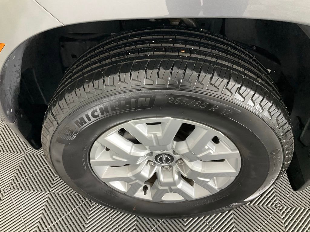 Used 2024 Nissan Frontier SV w/ Technology Package image 9