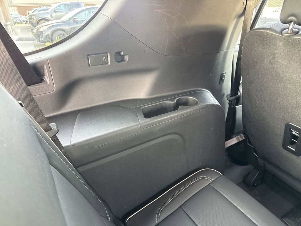 Used 2025 Chevrolet Suburban Premier AWD/4WD image 28