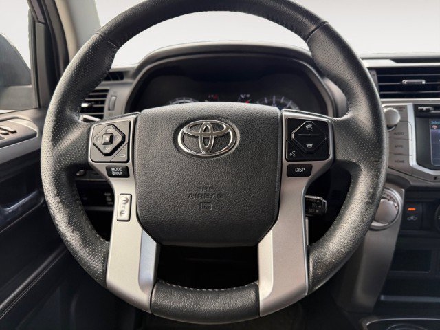 Used 2017 Toyota 4Runner SR5 AWD/4WD image 10