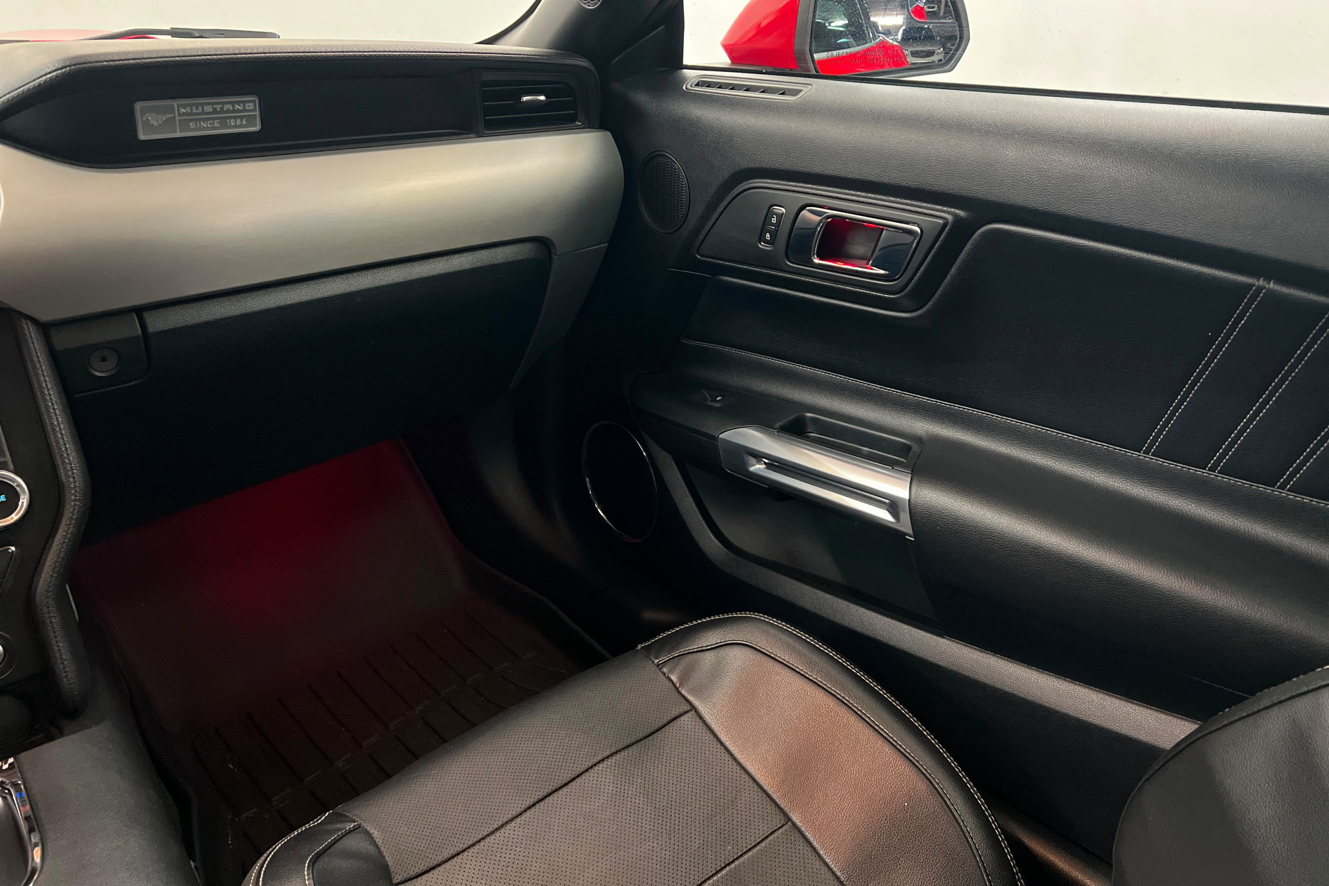 Used 2015 Ford Mustang Premium RWD image 11