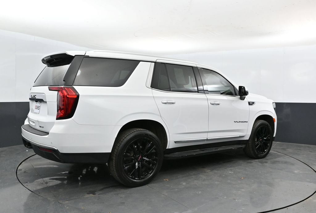 Used 2023 GMC Yukon SLT w/ SLT Luxury Package AWD/4WD image 4