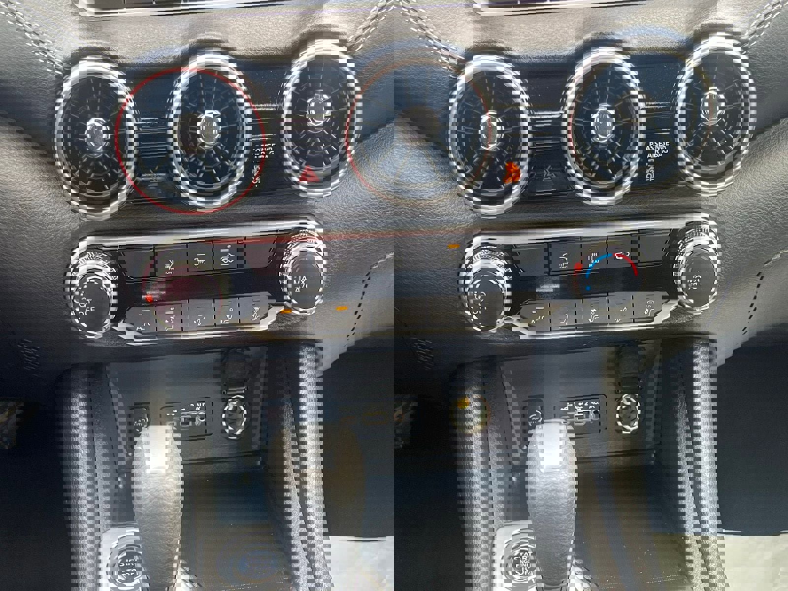 Used 2025 Nissan Sentra SV image 31