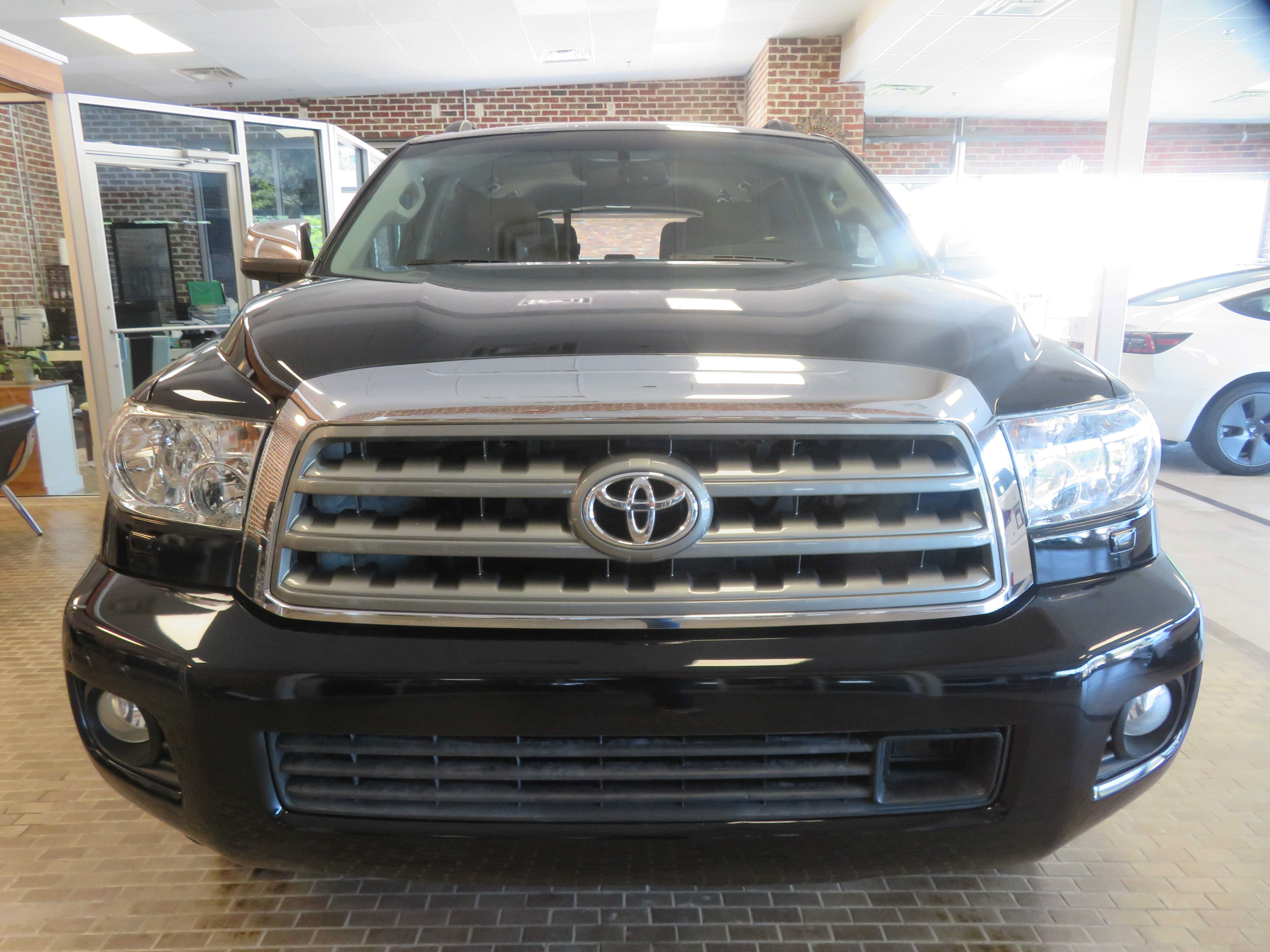 Used 2017 Toyota Sequoia Platinum RWD image 80