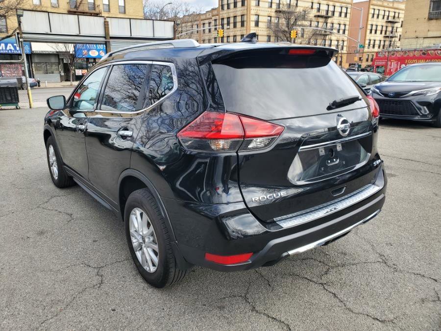Used 2018 Nissan Rogue SV image 6
