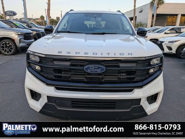 Used 2025 Ford Expedition Active RWD image 9