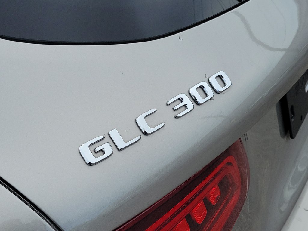 Used 2021 Mercedes-Benz GLC 300 image 5