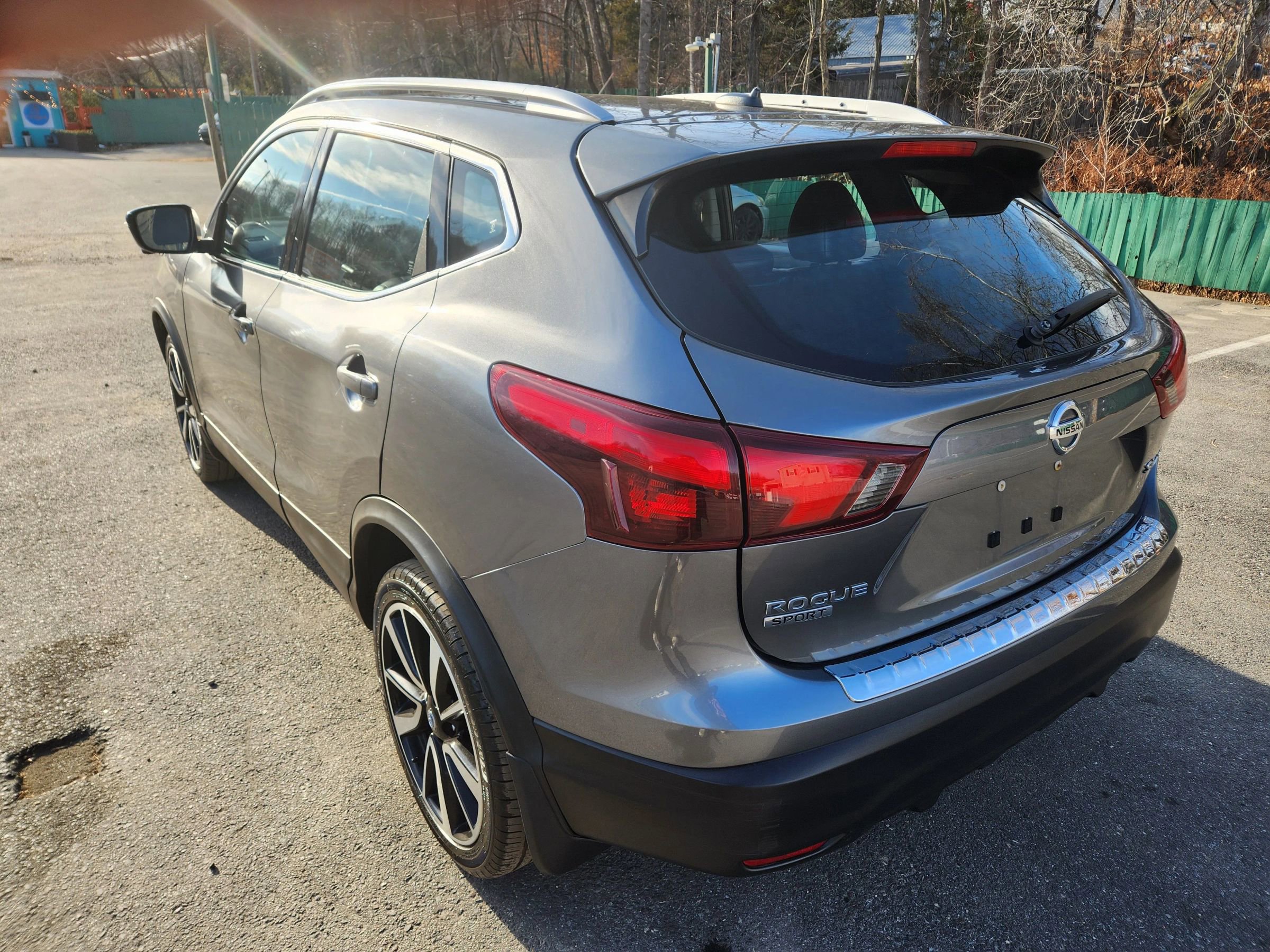 Used 2018 Nissan Rogue Sport SL w/ SL Premium Package image 10