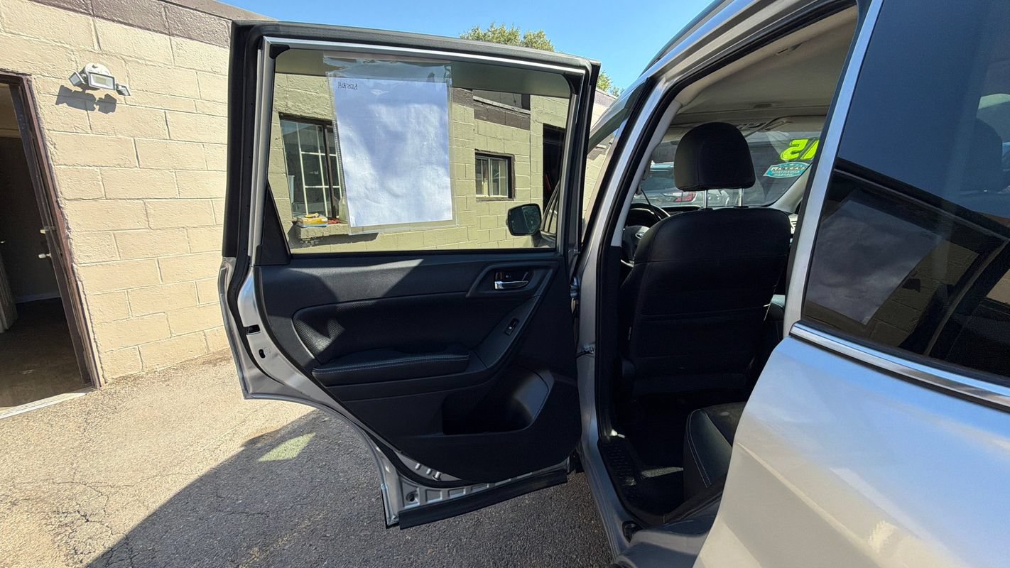Used 2015 Subaru Forester 2.5i Limited w/ Popular Package #2 AWD/4WD image 11