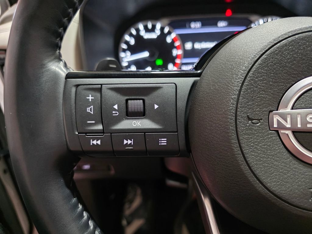 Used 2023 Nissan Rogue SL w/ SL Premium Package image 29