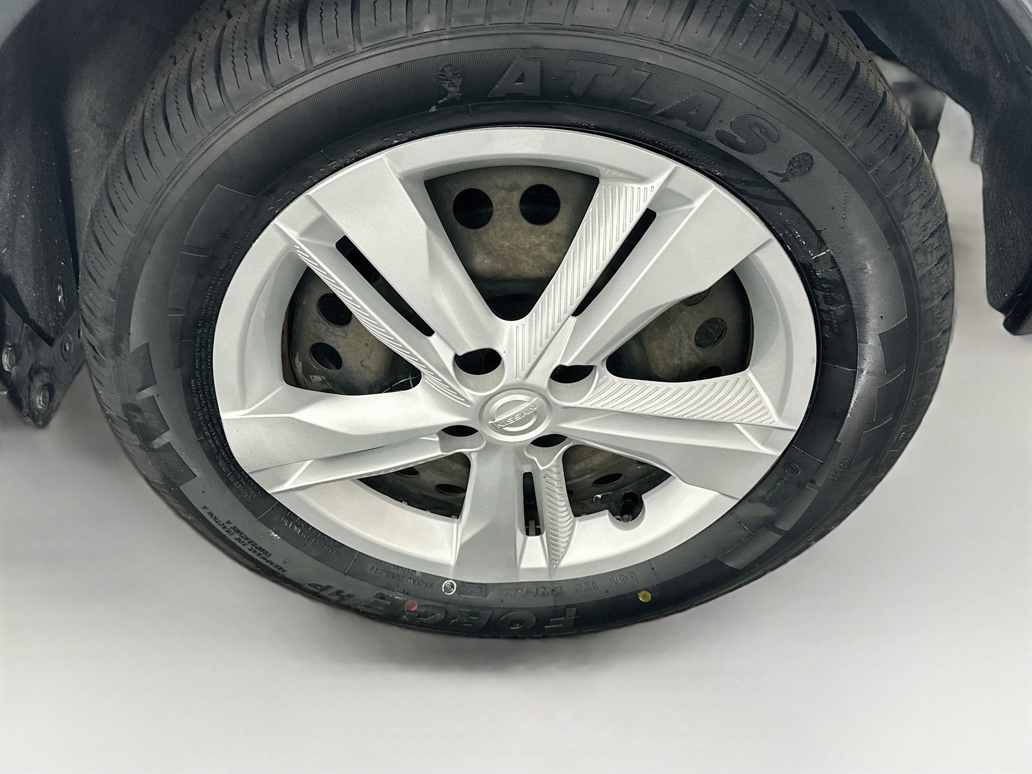Used 2021 Nissan Kicks S FWD image 11